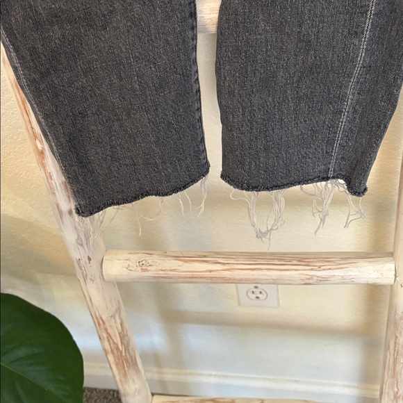 NWOT MOTHER The Scrapper Ankle Fray Charcoal Button-Fly Denim Jean Size 30 - Picture 9 of 16